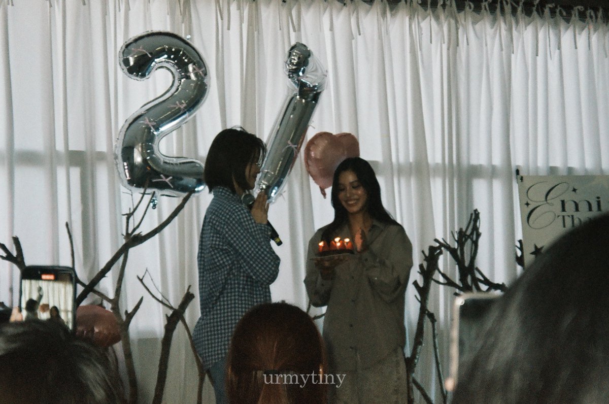 urmytiny's tweet photo. 27𝘵𝘩 𝘸𝘪𝘵𝘩 𝘺𝘰𝘶 🎂✨

@emiamily @beonnnie 🧡💜

#EMIBDProject2025
#Happy27thEmiamilyDay
#emiamily #beonnnie #emibonnie https://t.co/mqWpj1iGYT
