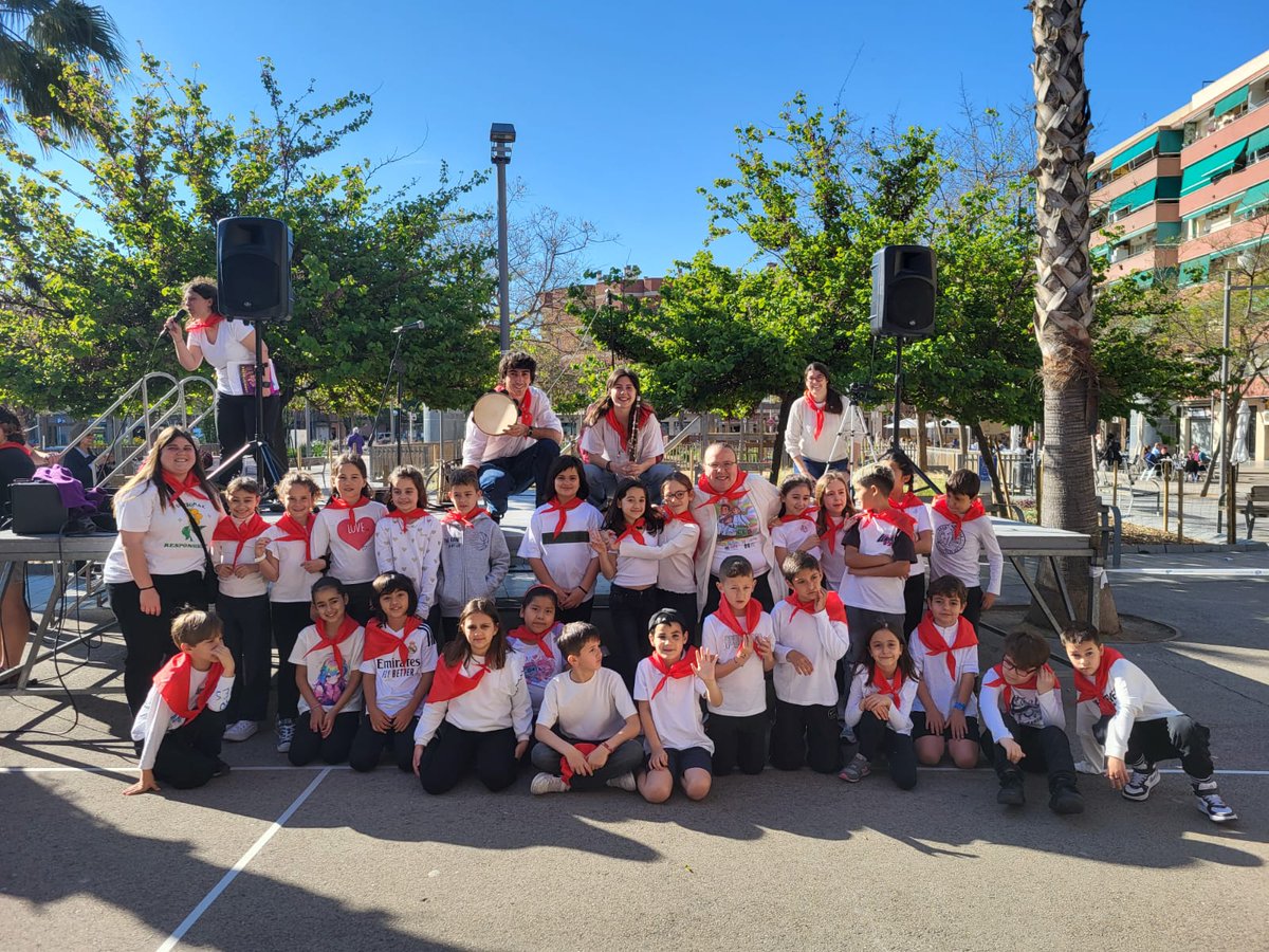 NúriaE MDC 🎶🎶 (@musicamdcprat) on Twitter photo Preparats per ballar les danses del Prat a la Plaça Catalunya! <a href="/escolamdcprat/">escolamdcprat</a> Gràcies <a href="/picacrestes/">Picacrestes El prat</a> per organitzar El Prat en Dansa! Preparats per ballar les danses del Prat a la Plaça Catalunya! <a href="/escolamdcprat/">escolamdcprat</a> Gràcies <a href="/picacrestes/">Picacrestes El prat</a> per organitzar El Prat en Dansa!