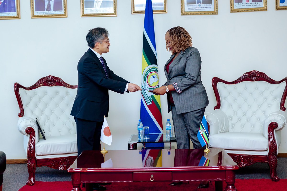 On April 28th, I had the honor to present the credentials to H. E. Veronica M. Nduva, Secretary General of the East African Community (EAC) in Arusha. We had a great discussion to further strengthen the relationship between EAC and Japan.