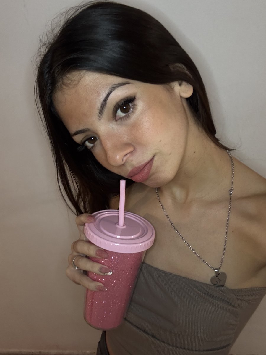 MillerJoannaa's tweet photo. @sophiaariatv so what's your cravings? 😋 https://t.co/YIKQz990SM