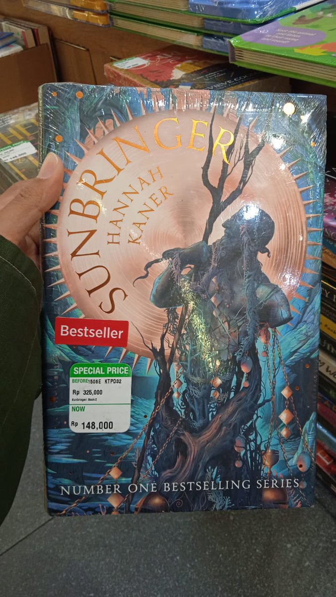 deraisukma's tweet photo. ngiler bgt liat cover² cantik... https://t.co/CyJs9m3Zbw