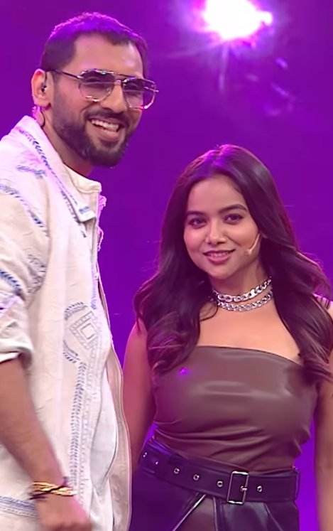 News_Xzone's tweet image. #ManishaRani with #Puneet 😍☺️

#ManishaSquad #ManishaiRani ✨
#TheRajaSaab #KiaraAdvani She is More Extra Ordinary Beautiful 😍❤️