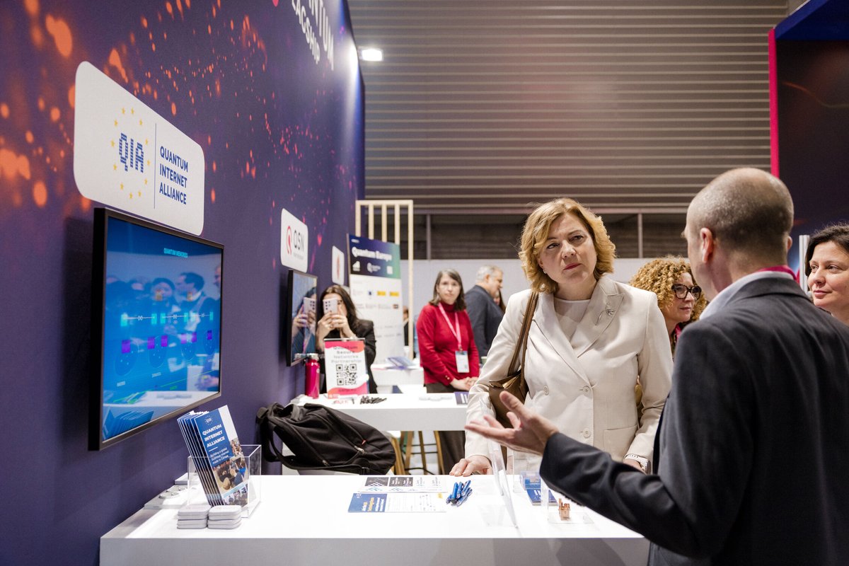 Quantum Internet Alliance 🇪🇺 (@eu_qia) on Twitter photo #Throwback to #MWC25 in Barcelona! 🌍✈️
On 3 March, we joined <a href="/QuantumFlagship/">Quantum Flagship</a> at the world’s biggest tech & telecom event, representing the European quantum ecosystem.
Catch the full event recap here 👉quantuminternetalliance.org/2025/04/30/qia…
📸 Raquel Puras #Throwback to #MWC25 in Barcelona! 🌍✈️
On 3 March, we joined <a href="/QuantumFlagship/">Quantum Flagship</a> at the world’s biggest tech & telecom event, representing the European quantum ecosystem.
Catch the full event recap here 👉quantuminternetalliance.org/2025/04/30/qia…
📸 Raquel Puras