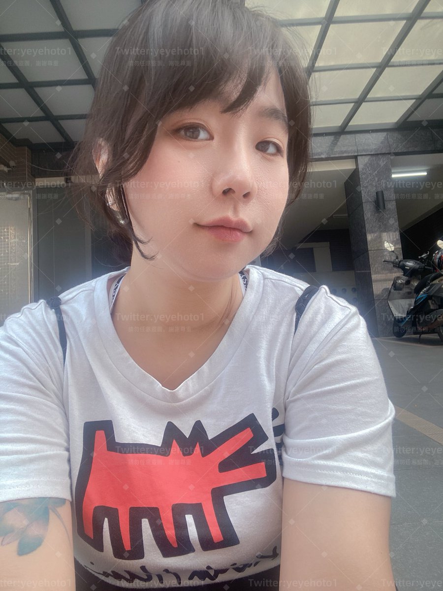 看來國道今天很塞🥲
乖乖等客人的夜夜 
#肉體佔車位中🤣 https://t.co/V9PSR1Xcmb