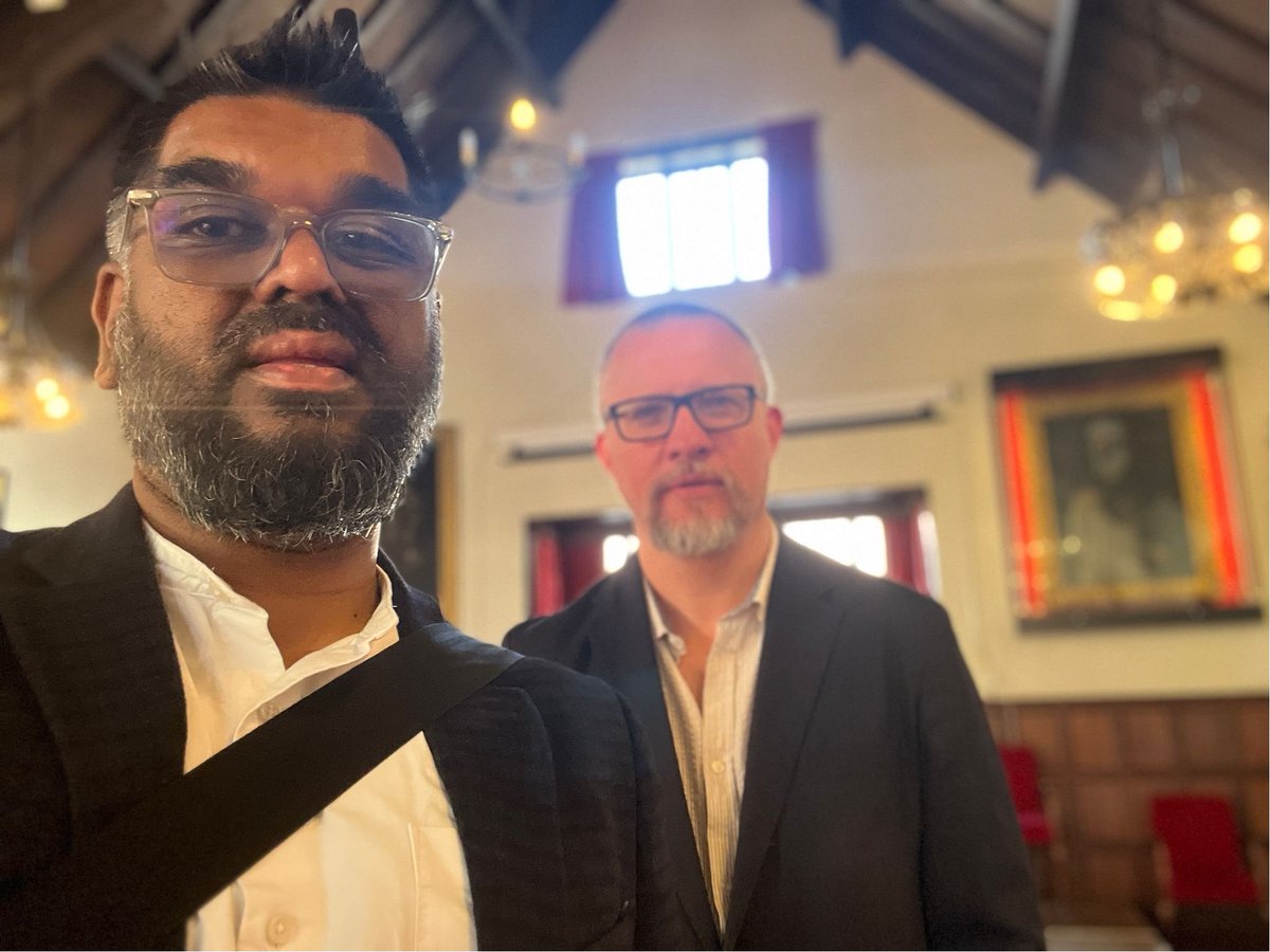 Ewan Fernie (@efernie) on Twitter photo A privilege & a pleasure to bring international Birmingham-based Muslim artist <a href="/AliAerosol/">Mohammed Ali Aerosol</a> to Stratford, <a href="/TheRSC/">The RSC</a> & <a href="/ShakesInstitute/">Shakespeare Institute</a> - & particularly thrilling to show him the Institute's 1600 portrait of Abd El-Ouahed: ambassador for the Moroccan Emperor to Queen Elizabeth 1. A privilege & a pleasure to bring international Birmingham-based Muslim artist <a href="/AliAerosol/">Mohammed Ali Aerosol</a> to Stratford, <a href="/TheRSC/">The RSC</a> & <a href="/ShakesInstitute/">Shakespeare Institute</a> - & particularly thrilling to show him the Institute's 1600 portrait of Abd El-Ouahed: ambassador for the Moroccan Emperor to Queen Elizabeth 1.