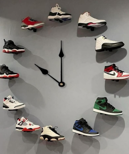 samuupadiin's tweet photo. El reloj que necesito en mi casa...🫦
#evofoot #adidas #sneakers #NewBalance #Nike https://t.co/Ij43GrWS78