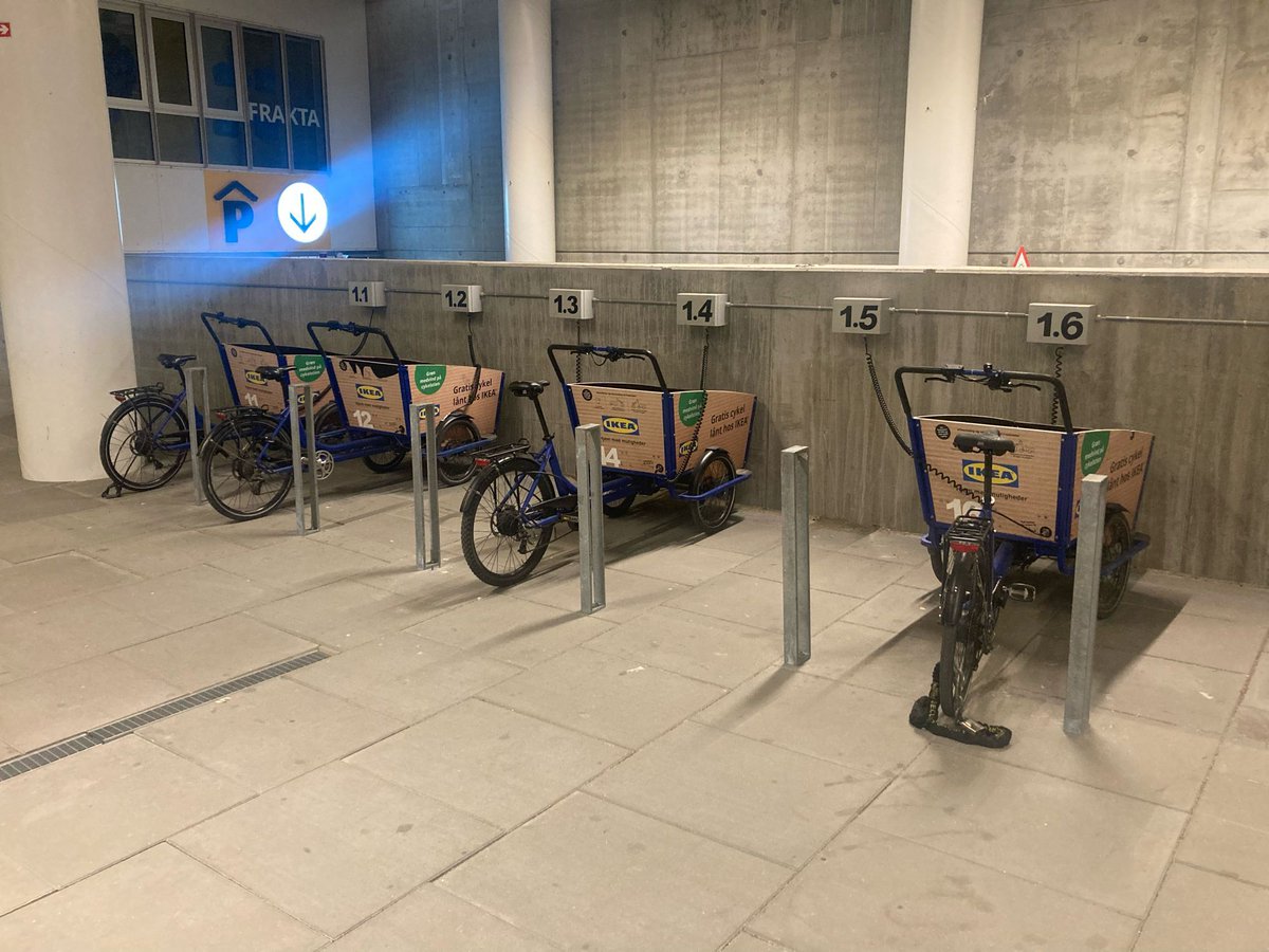 It’s possible to carry home most stuff on a lent cargo bike from this new IKEA in downtown Copenhagen. Learn more about this new concept with 21stCenturyCity.dk 21stcenturycity.dk