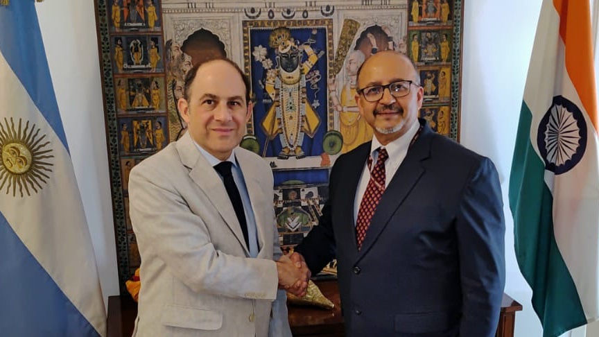 Glad to host HE Ajaneesh Kumar, newly appointed Indian Ambassador to Argentina. Great conversation on the bilateral link and expanding further cooperation between our countries. Congratulations and success!
