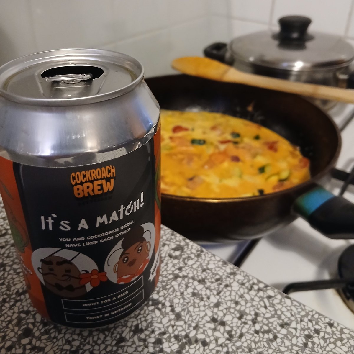 ErreBij's tweet photo. A homemade vegan curry, with a nice beer; it's a match... ;-) https://t.co/KkWDS1pWwl