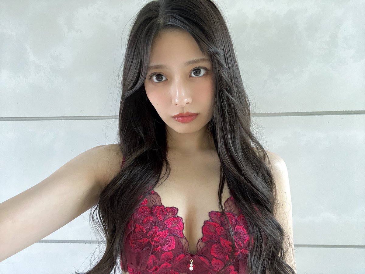 tenten_yurina's tweet photo. 行天優莉奈2ndDVD今日から発売です👙
直筆サイン入りチェキもありますので皆さんぜひぜひ♪♪
感想もお待ちしてます☺️
#行天優莉奈 

https://t.co/IEDEhKdhDE https://t.co/qkPH3wJK5j