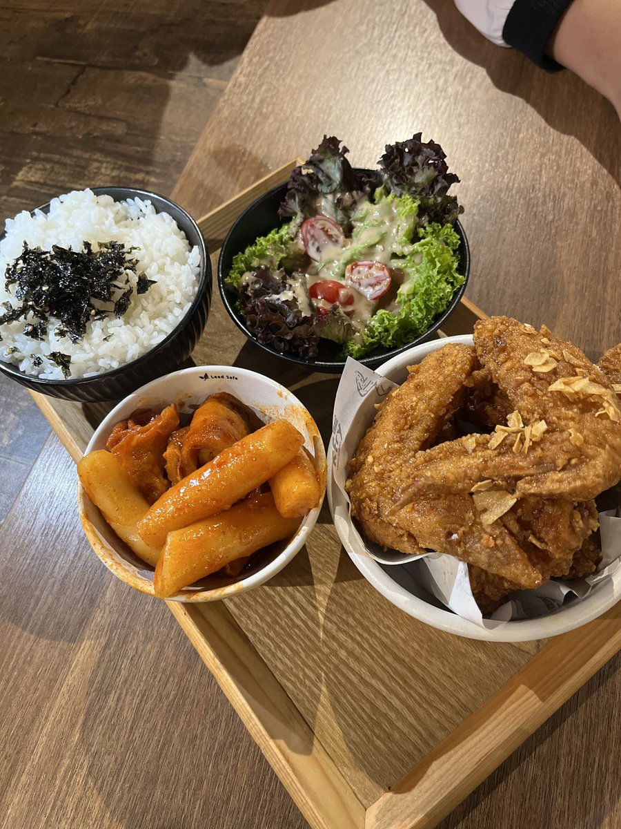 AzlilAdzif's tweet photo. KFry Lunch Set ni berbaloi bethoollll…

RM20++

Ayam boleh pilih nak boneless or wings (6pcs) + 3 side dishes 😋😋 https://t.co/G3yFBUnstz