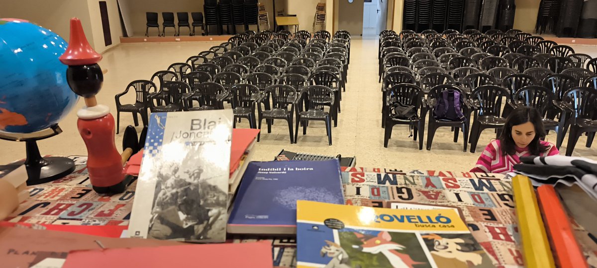 Jordi Folck (@jordi_folck) on Twitter photo Els Grumets del Capità Silver (La Biblioteca del senyor Seguin) arriba a <a href="/AjBenissanet/">Ajuntament de Benissanet</a> convidats per <a href="/lletres/">Lletres catalanes</a> <a href="/AnyVallverdu/">Any Josep Vallverdú</a> als alumnes de l'escola Zer Antoni Nat. Gràcies per fer -ho possible i per portar la literatura als més petits. Dirigeix <a href="/soybetomunoz/">Beto Muñoz</a> Els Grumets del Capità Silver (La Biblioteca del senyor Seguin) arriba a <a href="/AjBenissanet/">Ajuntament de Benissanet</a> convidats per <a href="/lletres/">Lletres catalanes</a> <a href="/AnyVallverdu/">Any Josep Vallverdú</a> als alumnes de l'escola Zer Antoni Nat. Gràcies per fer -ho possible i per portar la literatura als més petits. Dirigeix <a href="/soybetomunoz/">Beto Muñoz</a>