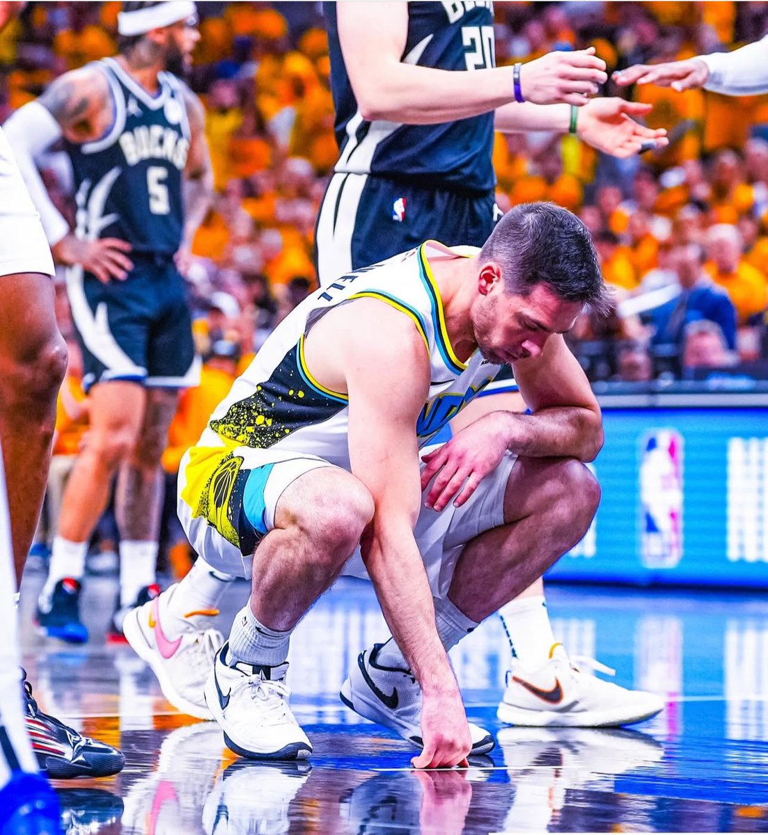 TruebloodWesley's tweet image. TJ McConnell, in games 4 and 5 in particular, was amazing. Abused the Bucks drop defense, unstoppable in the paint, and a pest on defense
TJM, we don’t win this series without you
💛💙