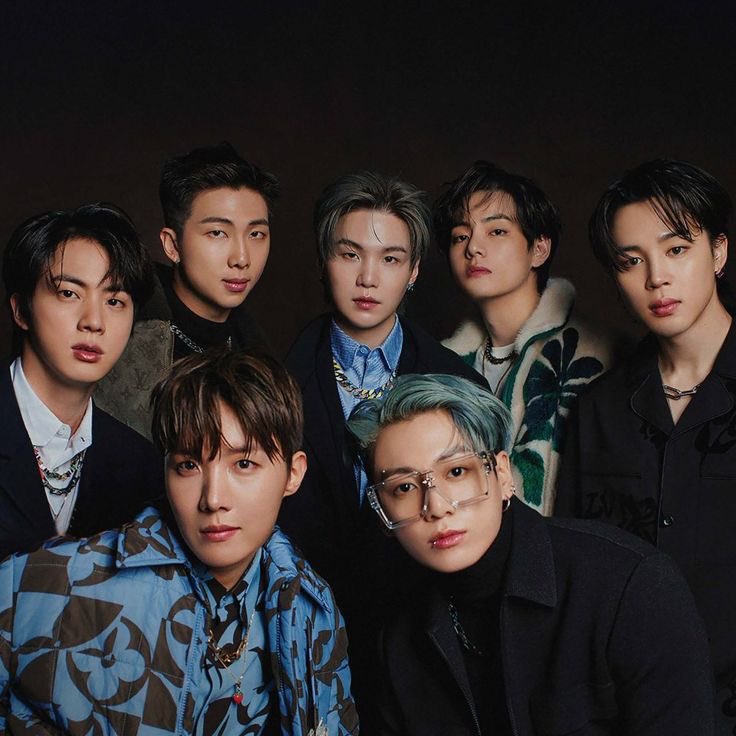 Pauhope_sprite's tweet photo. — 🎨📄[INFO📌] ||📷@BTS_twt:

🎉 BTS se convierte en el PRIMER GRUPO, el PRIMER ACTO COREANO y el ÚNICO ACTO ASIÁTICO en la historia en tener 76 canciones superando los 200 MILLONES de reproducciones en Spotify.

CONGRATULATIONS BTS
#BTSPAVEDTHEWAY
#BTSLEGENDS

Cr.@/Pk_bts_land https://t.co/8OvI9ygQDO