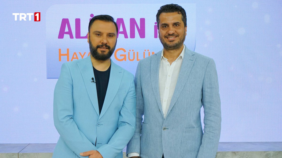 Mutfağımızda Ankara aşçılar birliğinden;
Filiz Gökdemir
Bülbül Karakaş
Nurcan Özkara
Hülya Turan bacaklı çorba, ankara tava, çağla cacığı ve keşkül yapıyor.
Konuklarımız ise;
Uzm. Fizyoterapist Zafer Aksungur
Gıda Mühendisi, Süt ve Süt ürünleri eksperi Nurper Özcan oluyor.

<a href="/trt1/">TRT 1</a>