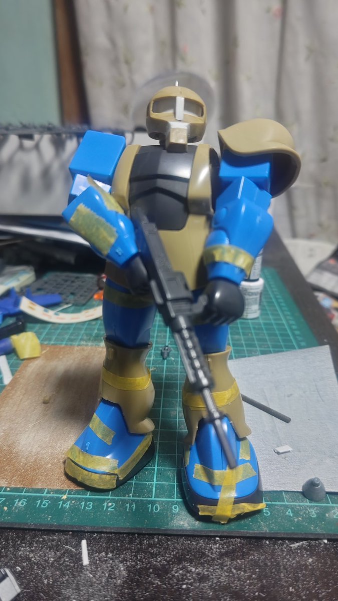 foxcloud2011's tweet image. #ガンプラ　#旧キット　#昭和100年

1/100リアルタイプ旧ザク完成！
改修箇所は頭、肩幅、手首あとはキットのまま。
テーマは昭和のガンプラ。
やってみたら想像以上に昭和になりましたw
まあ作ってるおっさんの少年期なんで、というかそれしか出来ないんですね🤣
おかげですごく楽しんで作れました😆