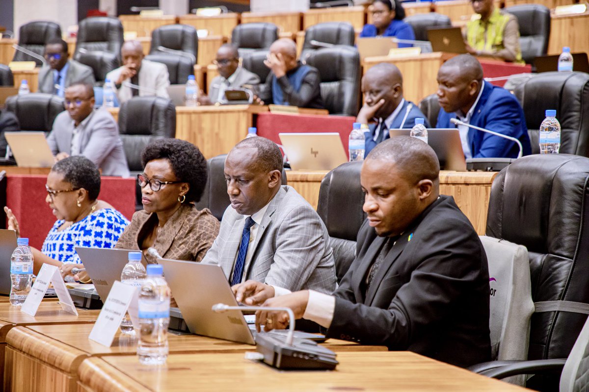 Abadepite bagize Komisiyo y'Imibereho y'Abaturage bari kugirana ibiganiro n'abafatanyabikorwa ba <a href="/RwandaHealth/">Ministry of Health | Rwanda</a> mu rwego rwo gutanga ibitekerezo ku mushinga w'itegeko rigenga serivisi z'ubuvuzi riri gusuzumwa na komisiyo.
Bamwe mu bafatanyabikorwa bitabiriye ibi biganiro barimo: