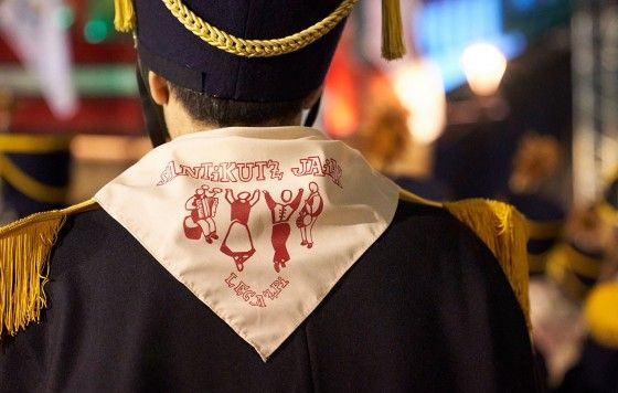 🎉 Jaietako Zapiak salgai Urbeltz Pilotalekuan 2€ren truke. 
Jai egun hauetan zapia eskuratzeko toki bakarra izango da. 

#legazpiherria