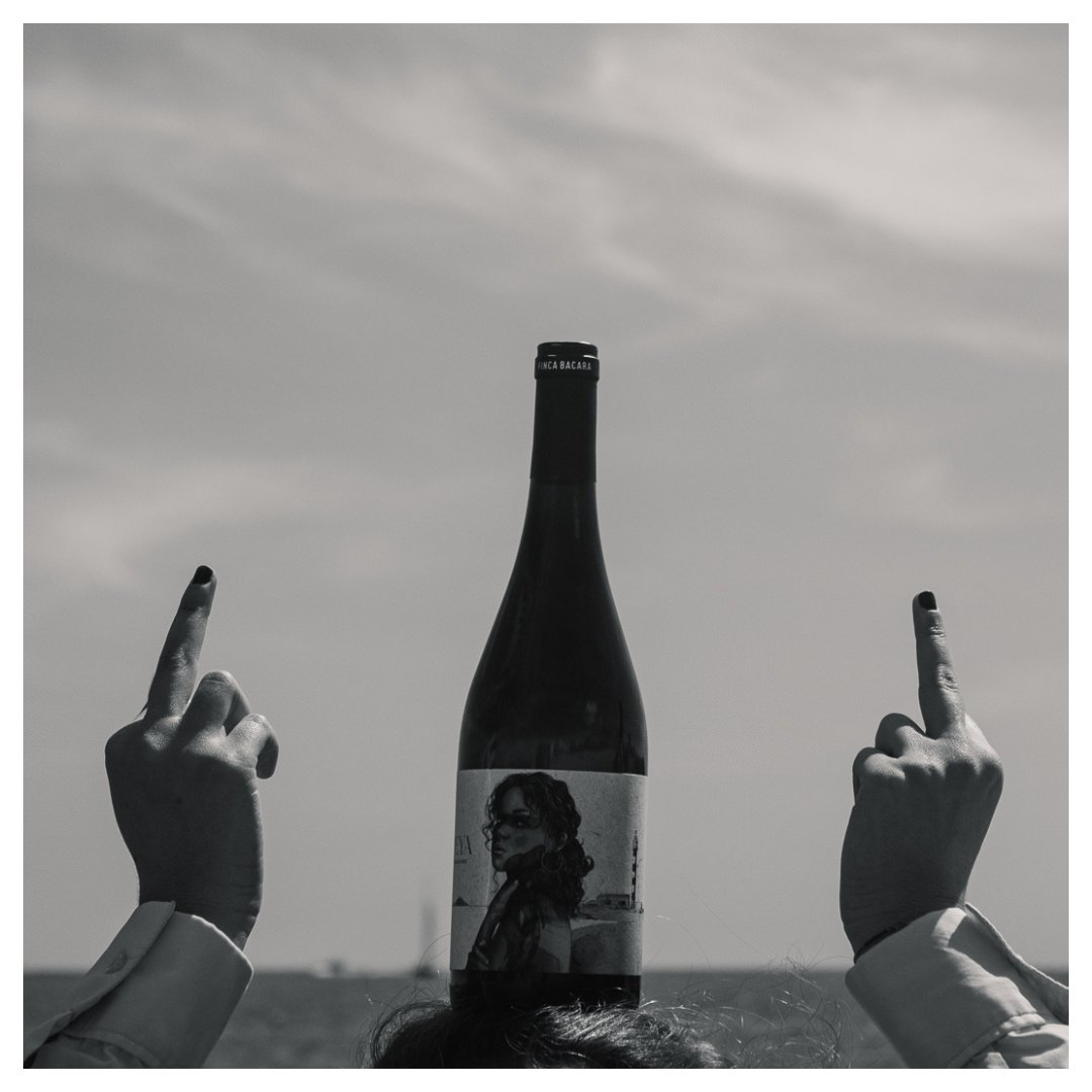 Fuck off apagón, tenemos vino. 🤫

#DOJumilla #Yeya
.-
Fuck off, blackout — we’ve got wine. 🤫