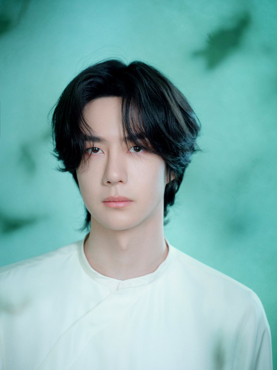 aylaca's tweet photo. อี้ป๋ออฟช.มาลงรูปเทพบุตรสุดหล่อวันนี้แล้ว สวรรค์ชั้นฟ้ามากกกกก ออร่าคนหล่อนี้มันสุดจริงๆ😍 https://t.co/bNArJVv2i5