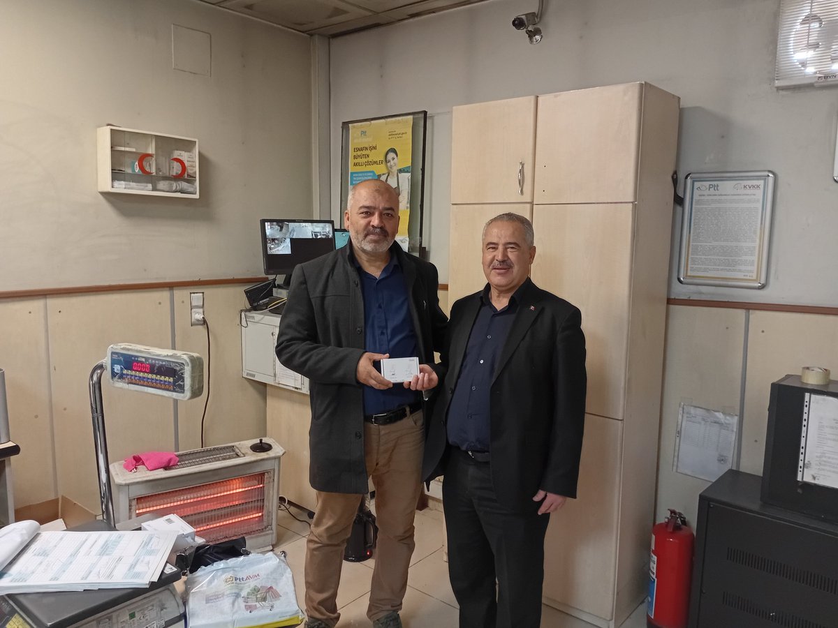 Bu gün sendika çalışması kapsamında Ünaldı PTT Müdürlüğümüzü ziyaret ederek sorunlarını dinledik Sendikamızın hazırlamış olduğu hediyeleri üyelerimize takdim ettik.
#GaziantepBirlikHaberSen