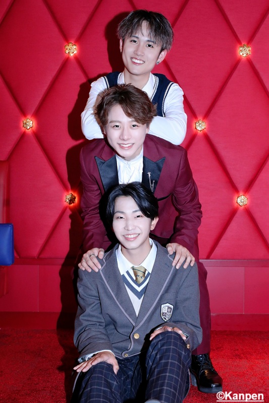 _Kanpen's tweet photo. 【韓ペンオリジナルフォト＆インタビュー】
～ #島憂樹 、#橋詰昌慧 、#藤﨑伊織 ～
5月3日13時から生放送＆生配信でついに結果発表！
『#ミスタートロットジャパン』
10代で昭和歌謡にチャレンジ♪才能の原石 3名を直撃！
➡ https://t.co/M5oMq228gj
#レミノでトロット #미스터트롯 #미스터트롯재팬 https://t.co/CCMqSXNxhd