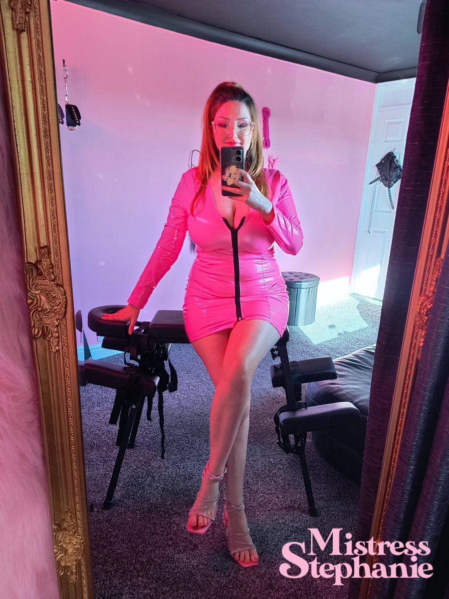 I've just popped on <a href="/DommeLineCoUk/">DommeLine</a> for the first time in ages, come talk to me:
dommeline.co.uk/profil/mistres…