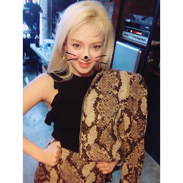 n_snsd_ot8_'s tweet photo. 170430 Hyoyeon Instagram
#grazia #june2017 ππ
#ν¨μ° #Hyoyeon #μλ
μλ
#SNSD #GirlsGeneration https://t.co/85r3BWQXuR