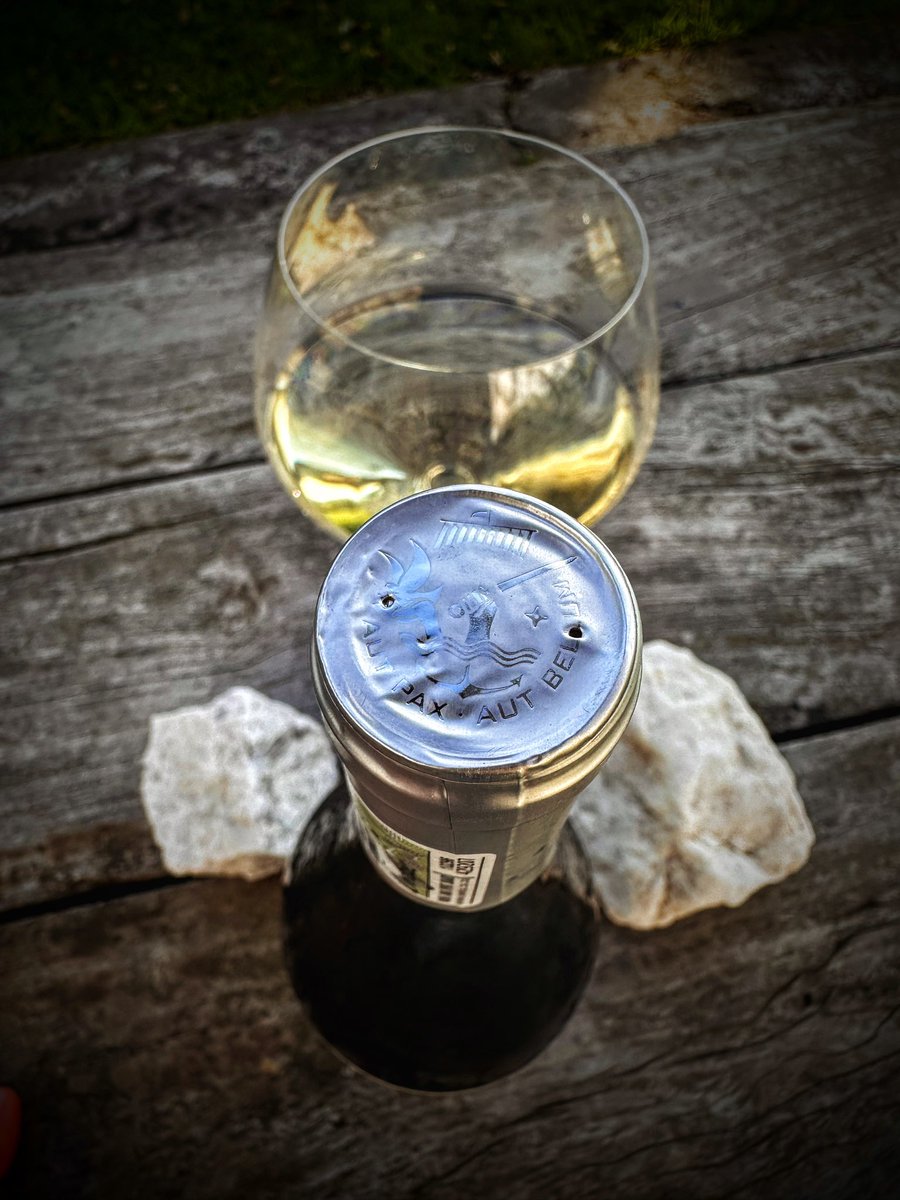 “Pure, poised and quite delicious!”

Proudly introducing Badbay Chardonnay. Named after Badbea (“Badbay”), the Scottish clearance village where the Gunn clan sought refuge in the late 1700s.

Christian Eedes 91/100.

📖 Read winemag.co.za
🪙 Buy shop.iona.co.za