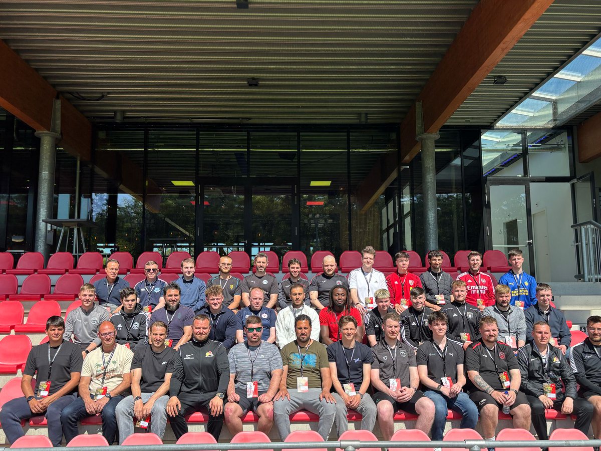 PSV Interest Days
Two days full of football, learning, and sharing the PSV way. From youth prep to video analysis and live sessions. 
Thanks to everyone who joined us for the PSV Interest Days! We truly appreciate your presence!🔴⚪️ 

#PSVCoachingAcademy #PSVInterestDays