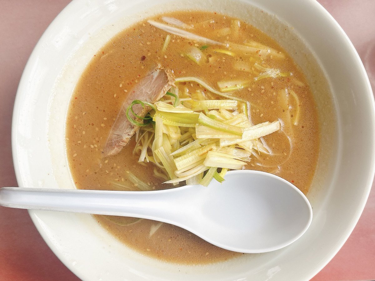 rabbit_mofmof's tweet photo. ラーメンショップ弘前
（青森県弘前市）

セロリミソラーメン（並）

セロリがクセになる美味しさ✨️
ワカメとニンニクを入れて食べると更に美味しかったです😋 https://t.co/r07e6VFC9l
