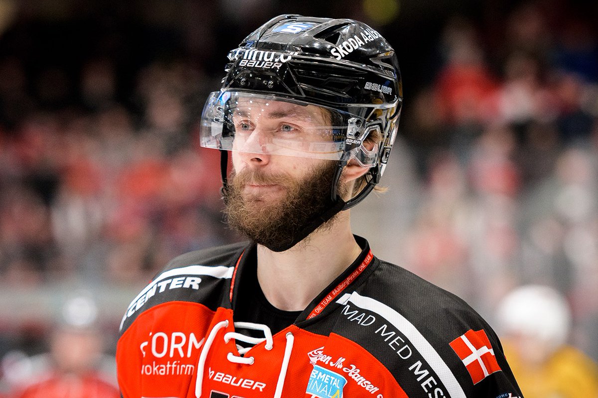 Patrick Bjorkstrand skifter "hjem" til Herning Blue Fox

Læs mere her: metalligaen.dk/nyheder/patric…
#isdk #metalligaen