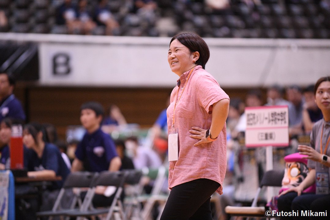 Basketball_mgz's tweet photo. 📕———————————————
バスケットボール新刊発売のお知らせ
————————————————📕
＃稲垣愛 著
『バスケットボール選手にとって技術よりも大切なこと』
発売記念特設サイトオープン‼

すべては、『愛』――。
部員一人ひとりを分け隔てなく、きめ細やかに接する教え方で注目を集める稲垣愛コーチ（四日市メリノール学院中学校・高等学校バスケットボール部）の新刊が発売されました。その発売を記念して、特別サイトをオープンしました。

子どもたちを指導する上で最も大切にしていることは何か。成長の幅が大きい中学生を指導する上で大切にしていることは。バスケットのみならず、すべてのスポーツの指導者・保護者のみなさんに読んでほしい、たくさんのヒントが隠された一冊です。よろしくお願いします。

🏀特設サイト
⇒https://t.co/PhO1CFZkDC

【ご購入はこちらから】
Amazon⇒https://t.co/4TkKW9B5vN
楽天⇒https://t.co/DSxOOz436X

＃四日市メリノール学院 #中学バスケ