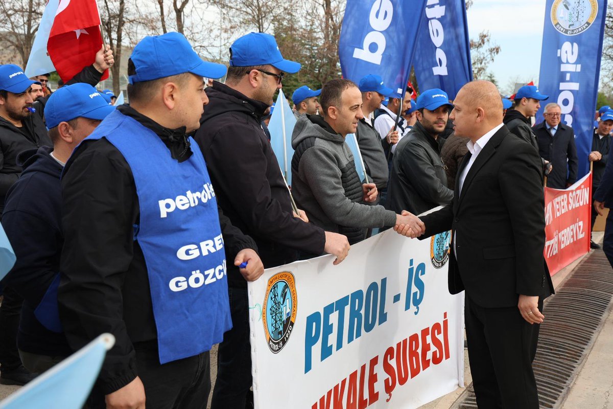 onalahmet71's tweet photo. Bu sabah İl Başkanımız Onur Yüksel Bozdağ, Kırşehir Milletvekilimiz Metin İlhan ve Çorum Milletvekilimiz Mehmet Tahtasız ile birlikte, Toplu İş Sözleşmesi sürecinde talepleri görmezden gelinen #Tüpraş işçilerini ziyaret ederek desteğimizi belirttik. https://t.co/StlQUhFIjm
