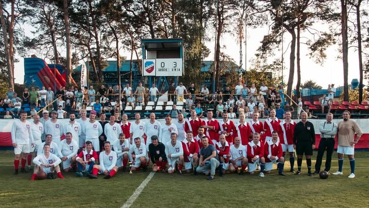 RETRO LIGA (@retroliga) on Twitter photo 🇵🇱 Już 3 maja w Solcu Kujawskim „reprezentatywka” <a href="/retroliga1919/">RETRO LIGA</a> zagra kolejny mecz. Spotkania z Unją Solec Kujawski stały się już zwyczajem. Widzimy się na stadionie Unii przy ul. Sportowej 1 o godzinie 4 po południu. Zapraszamy serdecznie! #RetroLiga 🇵🇱 Już 3 maja w Solcu Kujawskim „reprezentatywka” <a href="/retroliga1919/">RETRO LIGA</a> zagra kolejny mecz. Spotkania z Unją Solec Kujawski stały się już zwyczajem. Widzimy się na stadionie Unii przy ul. Sportowej 1 o godzinie 4 po południu. Zapraszamy serdecznie! #RetroLiga