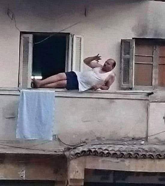 تزوجيه مغامر شجاع لا يهاب الموت
💪😇🐜🚶‍♂️