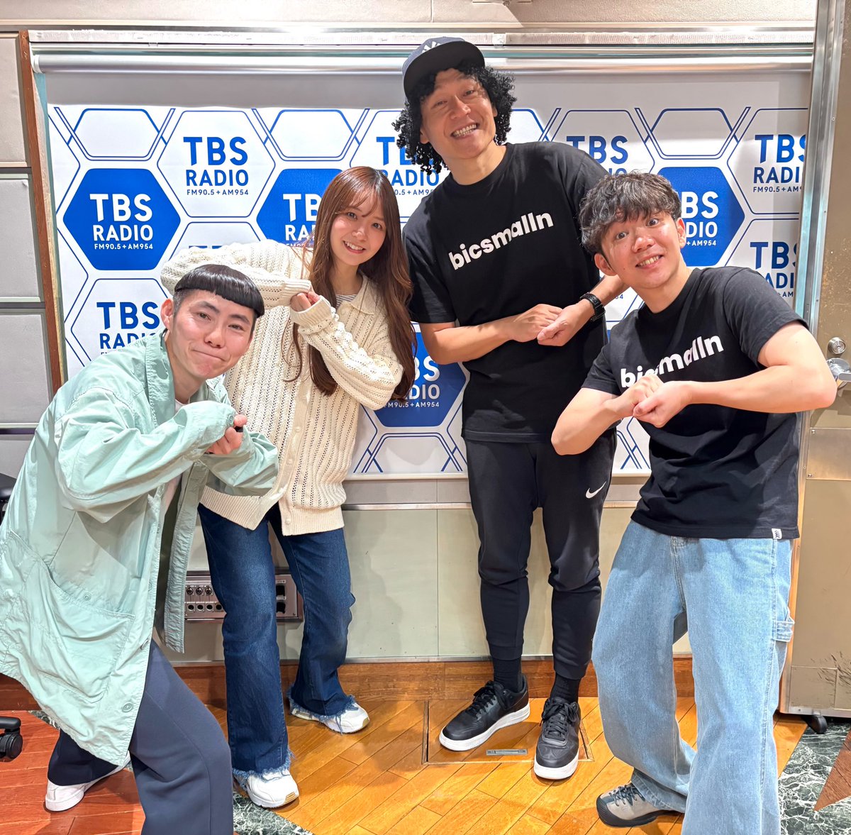 1975gon0621's tweet photo. 元juice=juiceリーダーの宮崎由加さんのTBSラジオの番組に「うんち君体操」のプロモーションでお邪魔させていただきました！😆

5/18(日)朝4:00〜5:00『Music Palette♪』
radikoなら全国でお聞きいただけるとの事です

「うんち君体操」YouTube日本語バージョン
https://t.co/ikhGKSP4oi https://t.co/XeHeyfcuxS