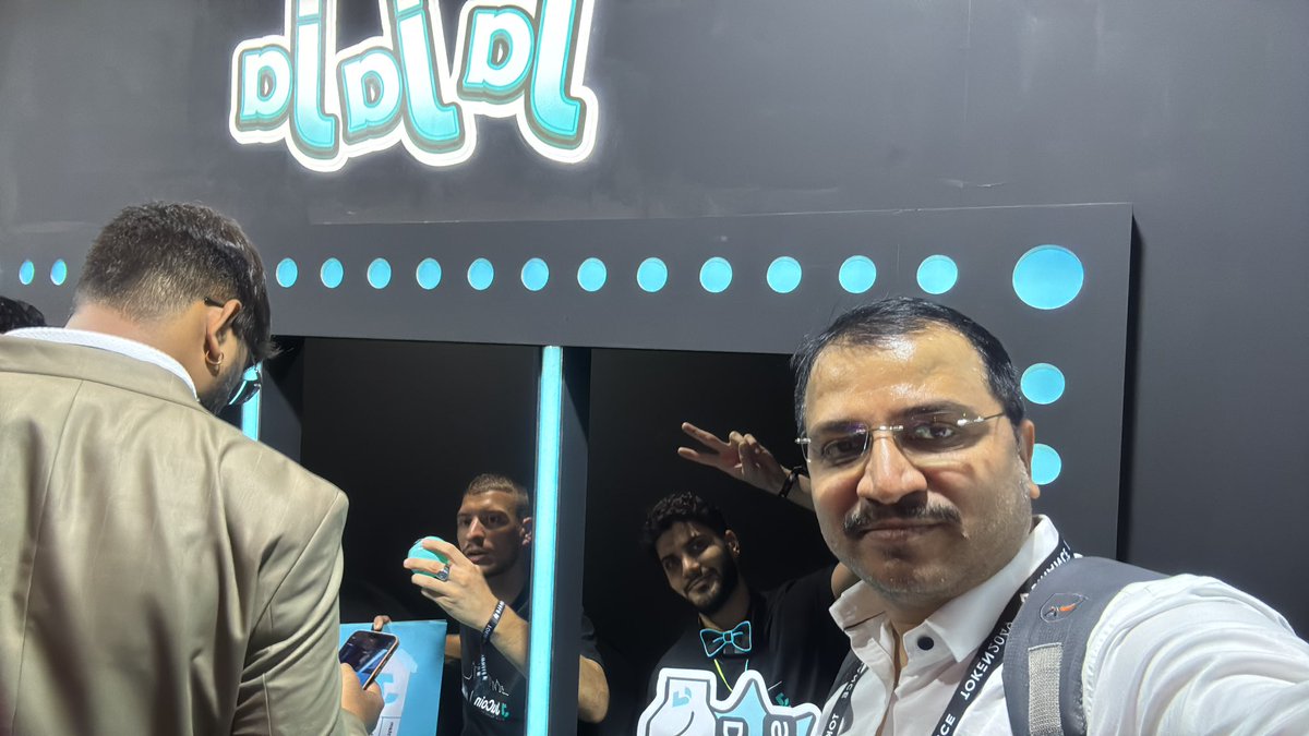 GameSol_io's tweet photo. @Jucoinex #Token2049Dubai Rockss! https://t.co/8NvbEx3L42