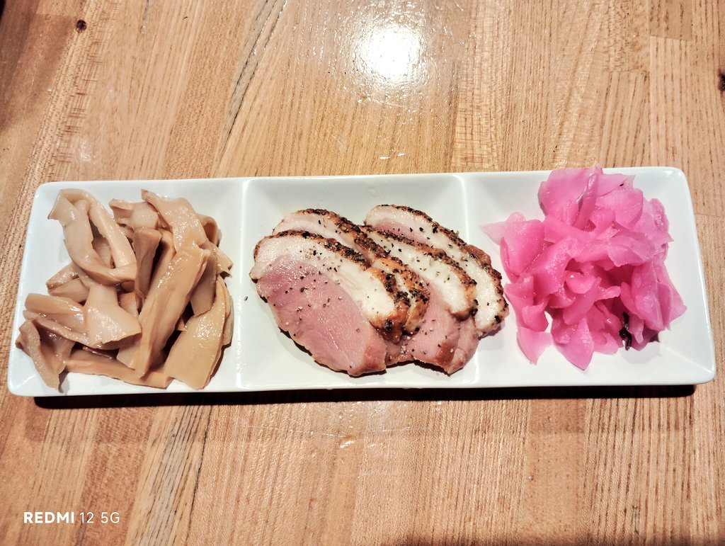 chi_sappiyo's tweet photo. 本日もご来店お待ちしております🇹🇷

🉐当店は3品無料お通し付♥️

🔴本日のお通し✨
▶️鴨パストラミ
▶️大根さくら漬
▶️おつまみメンマ

今日の一言📣
平岸も北24条もよろしくね🍻

#地下鉄南北線北24条駅から徒歩1分
#スナック #お一人様大歓迎
#ニ次会 #カラオケ #トルコランプ https://t.co/Y1mgCJ7yy7
