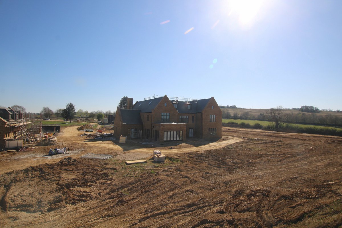 timelapsefilms's tweet image. We often document the construction of private residential projects by capturing the full construction process through our time-lapse photography. Our work offers a reliable way to review and share progress.
#TimeLapse
#ResidentialConstruction
#SiteMonitoring
#BuildTracking