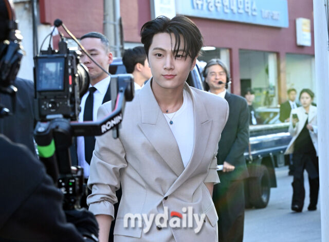 ENHYPEN_INA's tweet photo. [ K- MEDIA ]  
Jay menghadiri acara Pomellatodi Seongdong-gu, Seoul pada sore ini

  #ENHYPEN_JAY #ENHYPEN
@ENHYPEN_members
@ENHYPEN https://t.co/Rxvqhykd0I