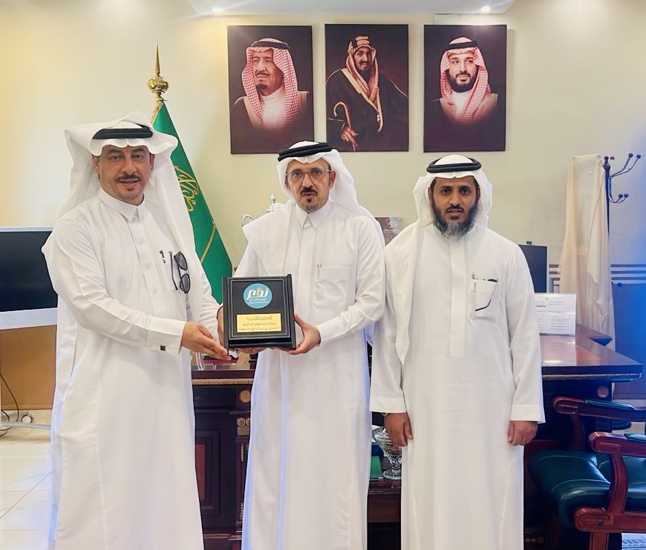 •
✨ تشرفت #جمعية_نفع_لتنمية_الشباب برجال ألمع بمنح العضوية الفخرية لسعادة محافظ رجال ألمع/ أ.الحسن بن عبد الخالق الحفظي <a href="/Rijal_Almaa_M/">محافظة رجال ألمع</a> ، نظير جهوده ودعمه المستمر لعمل الجمعية ومساندته ومتابعته المستمرة؛معبراً عن سعادته بعمل الجمعية وانطلاق برامجها النوعية ودعمه لكل مايحقق نجاح