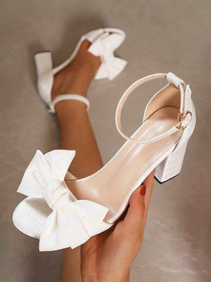 ඔබේ විළුඹ පැලී ඇත්නම් විළුඹ ආවරණය වන High Heel එකක් පළඳින්න. එය දකින්නාට වඩා ප්‍රසන්න වනු ඇත. #highheeltips