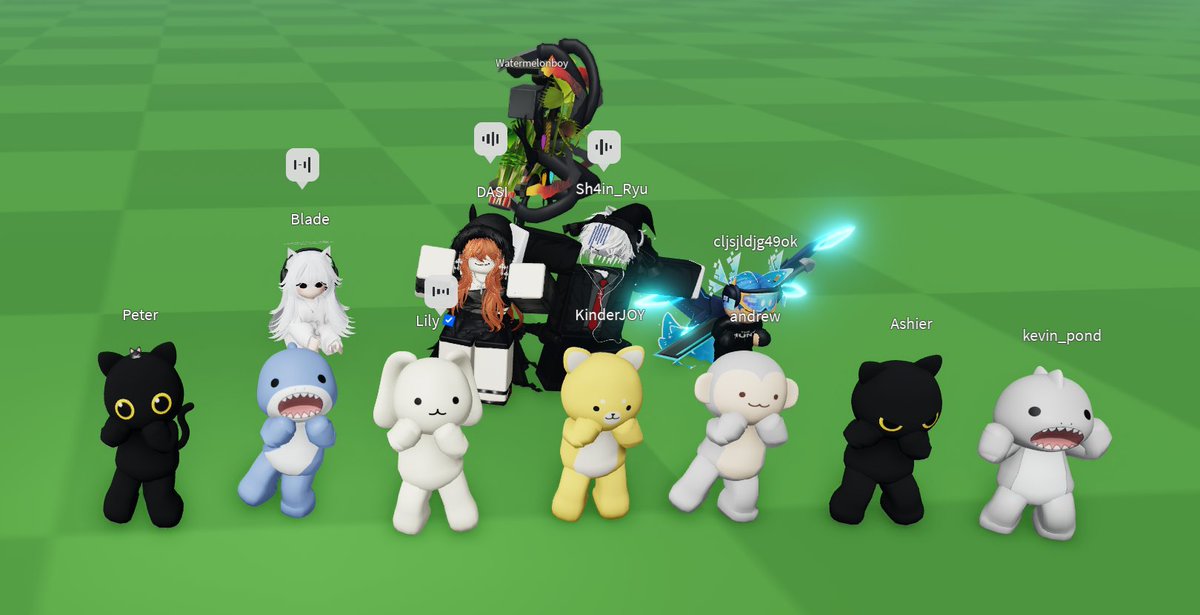 lily_liffy's tweet photo. It was so much fun having you dance behind us while I was filming the try-on video in CAC~! XD🍀🍀Thanks for making it even more special and fun! ꒰´꒳`∗꒱
https://t.co/X7vgWKoObh

#Roblox #RobloxUGC #RobloxBundle https://t.co/Dr2EjKO9JD