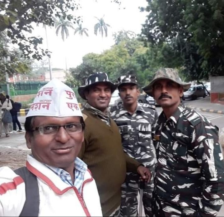 हमें भारतीय सेना पर नाज़ है और अपने प्यारे मुल्क़ से बेपनाह मोहब्बत हम मर जाएंगे लेकिन देश के दुश्मनों को ज़रूरत पड़ी तो बार्डर पर सबसे आगे और सबसे पहले मारेंगे।राष्ट्रहित सर्वोपरि #पहलगाम 
#NMOPSDeshKeSath 
<a href="/narendramodi/">Narendra Modi</a> <a href="/RahulGandhi/">Rahul Gandhi</a>
@bbc <a href="/ANI/">ANI</a> 
<a href="/vijaykbandhu/">Vijay Kumar Bandhu</a>
@SthitaPrajna_G