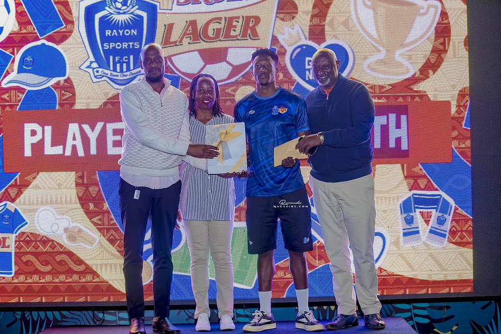 birabeddy's tweet photo. Player of the month of March 🙏🏽thanks Lord 🙌🙏🏽and thanks Kubakinnyi bajyenzi bajye n’a batoza numuryango mugari w’a @rayon_sports 
# @Boatengram8 
# @ayabonga_l # @call_me_titi2020 https://t.co/E2tYqFXEQh