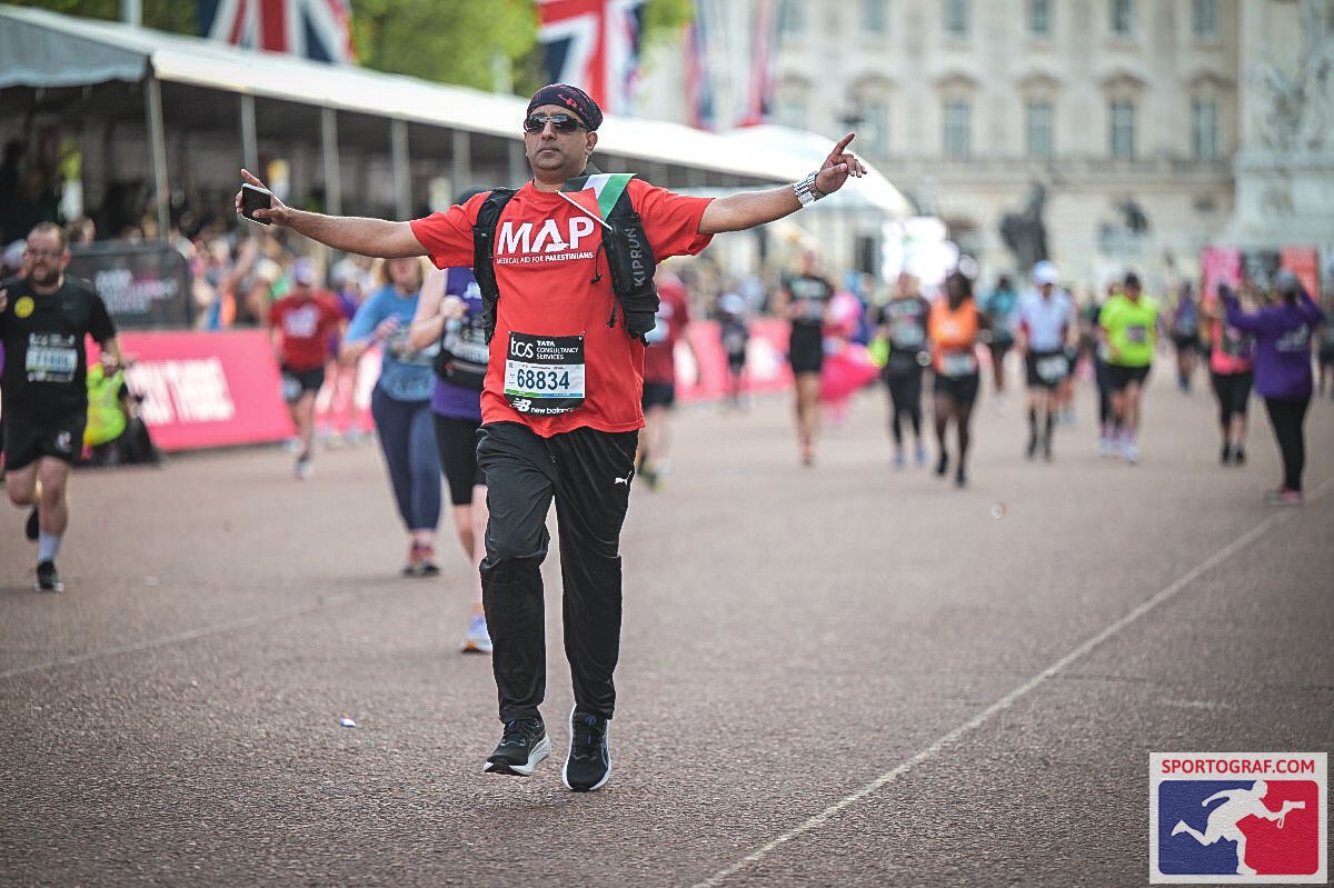 Hello again Twitter folk. Pleased to say I survived my first #LondonMarathon despite the ridiculous heat. The second half was brutal. The muscles are sore but the spirit is humbled by everyone’s generosity-between myself&amp;a colleague we raised over£8k for <a href="/MedicalAidPal/">Medical Aid for Palestinians</a> 🖤💚🤍❤️✊🏽