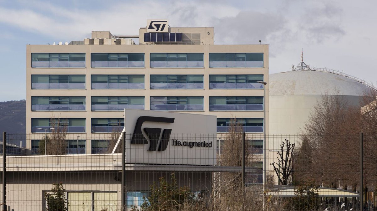 franceinfo's tweet image. Le fabricant de semi-conducteurs STMicroelectronics va supprimer environ 1 000 postes en France
➡️ l.francetvinfo.fr/35m