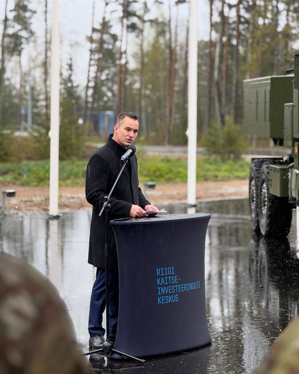USEmbTallinn's tweet image. Today, CDA Matt Wall joined Minister @HPevkur for the handover of USA-made HIMARS to Estonia. This is a milestone in the 103-year history of our strong bilateral relations. HIMARS is one of the most important capability enhancements in Estonian military history. #WeAreNATO