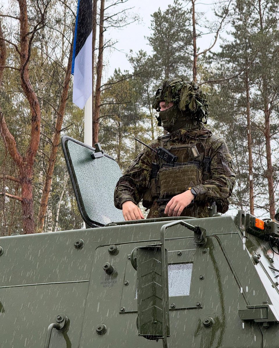 USEmbTallinn's tweet image. Today, CDA Matt Wall joined Minister @HPevkur for the handover of USA-made HIMARS to Estonia. This is a milestone in the 103-year history of our strong bilateral relations. HIMARS is one of the most important capability enhancements in Estonian military history. #WeAreNATO